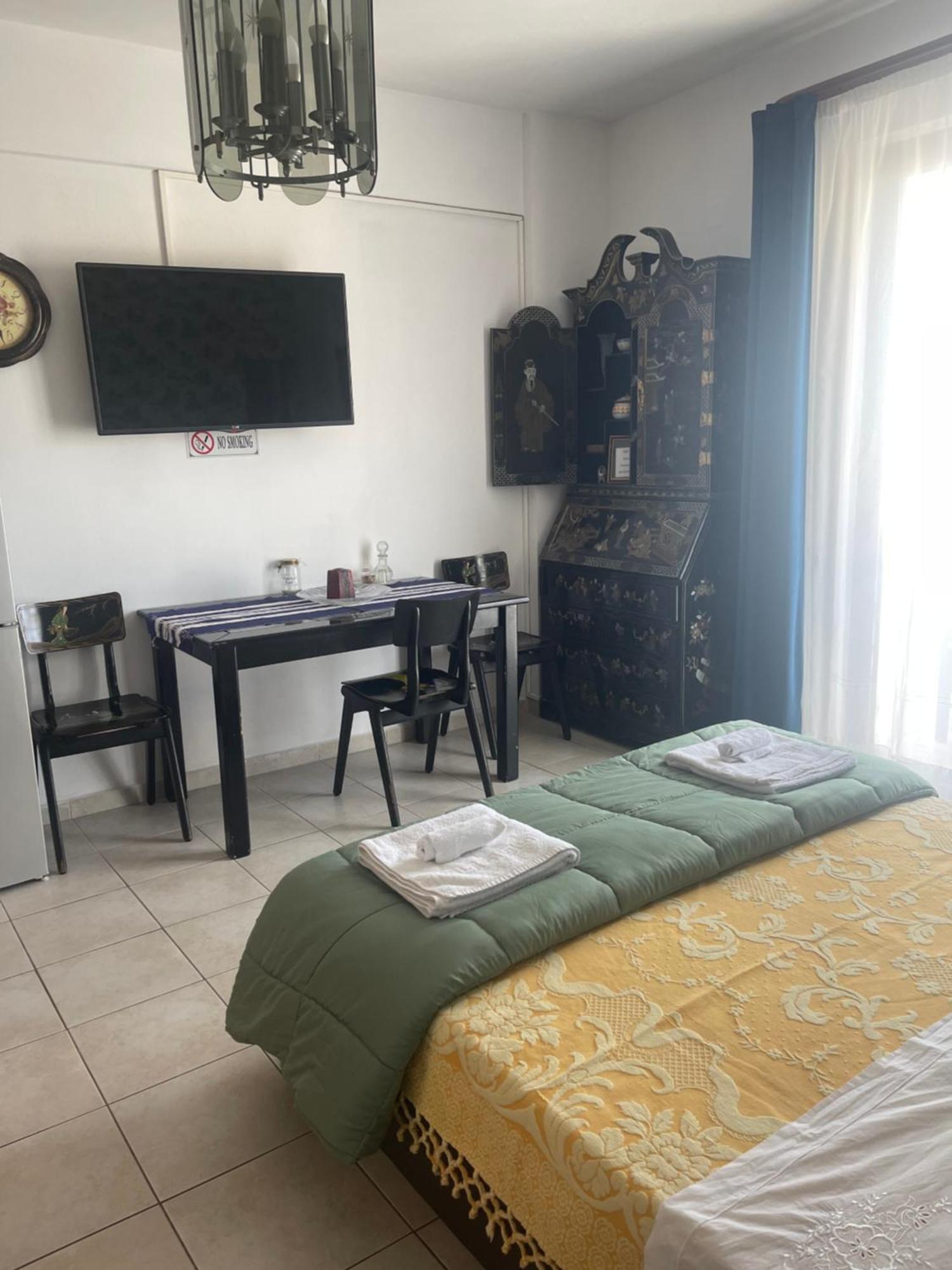 Retire Flat In The Heart Of City Iraklio Exterior foto