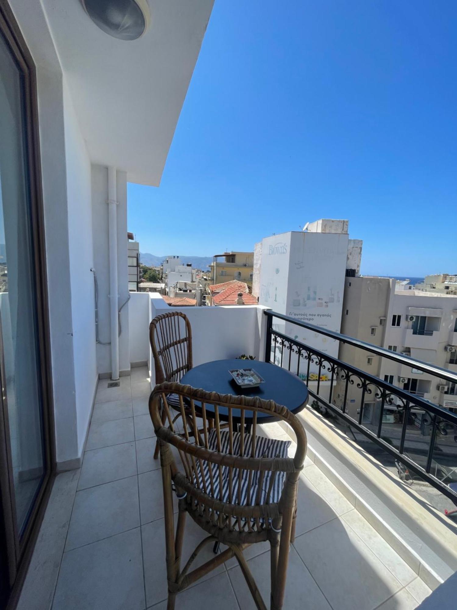 Retire Flat In The Heart Of City Iraklio Exterior foto